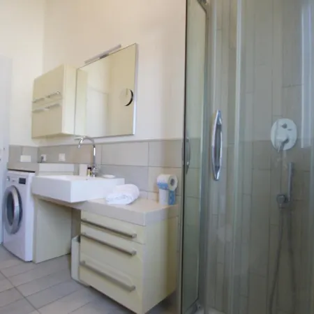 Bagni Miramare - Immobiliare *